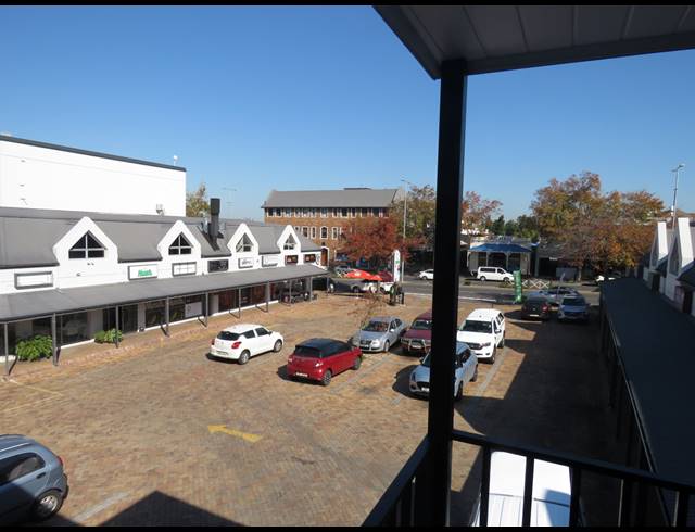 73M² OFFICE TO LET IN SOMERSET WEST CENTRAL